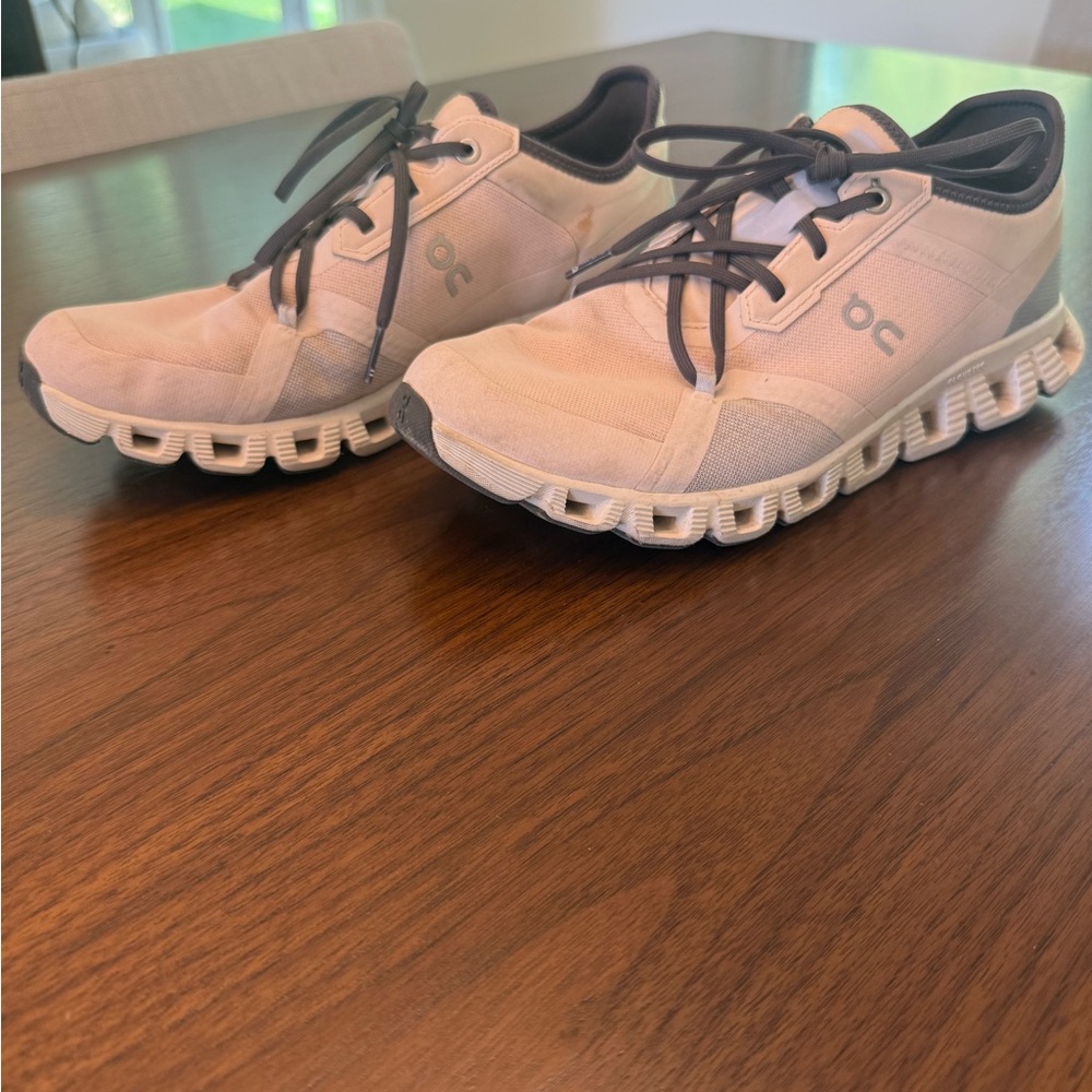 On Running light pink Sneakers
